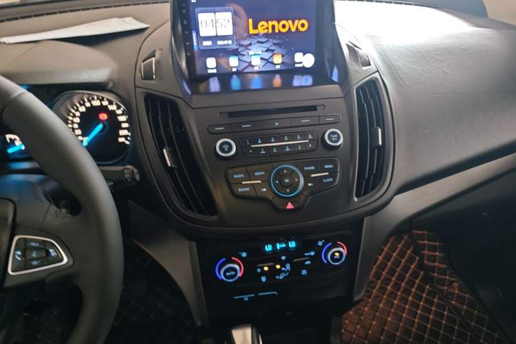 Used Ford Kuga 2018 EcoBoost 180 Two-Wheel-Drive Platinum Edition Audio And AC Panel