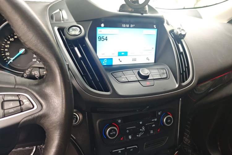 Used Ford Kuga 2018 Facelifted EcoBoost 180 Two-Wheel Drive Luxury Wing Edition Audio And AC Panel