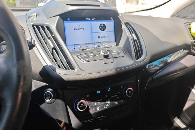 Used Ford Kuga 2018 EcoBoost 180 Two-Wheel-Drive Luxury Wing Edition Audio And AC Panel