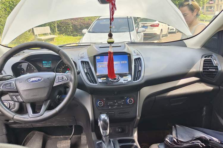 Used Ford Kuga 2018 EcoBoost 180 Two-Wheel-Drive Elite Trim Audio And AC Panel