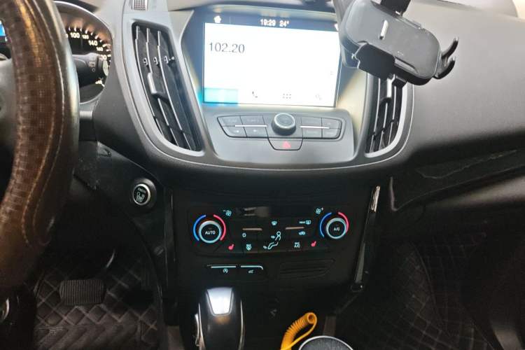 Used Ford Kuga 2018 Facelift EcoBoost 245 Four-Wheel Drive Luxury Wing Model Audio And AC Panel
