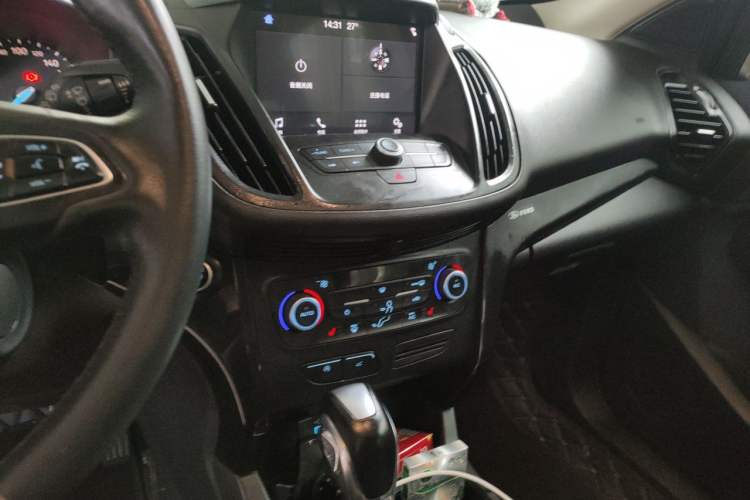 Used Ford Kuga 2018 Facelifted EcoBoost 180 Two-Wheel Drive Luxury Wing Edition Audio And AC Panel