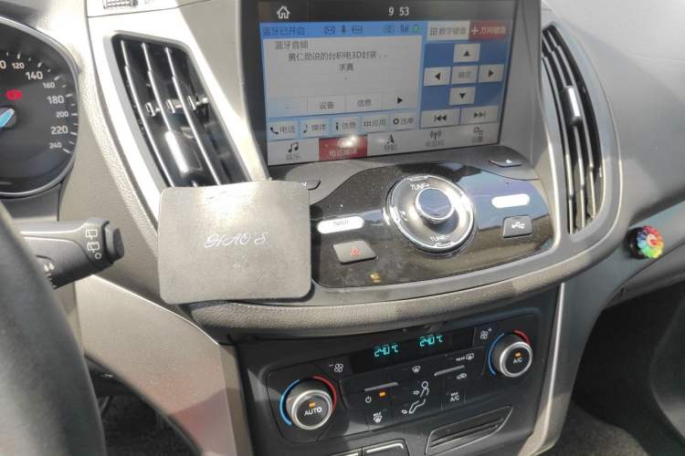 Used Ford Kuga 2018 Facelifted EcoBoost 180 Two-Wheel-Drive Platinum Wing Edition Audio And AC Panel