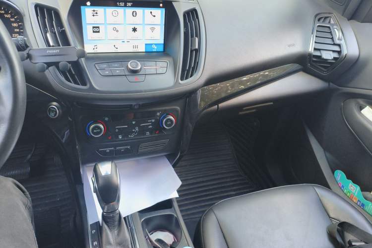 Used Ford Kuga 2018 EcoBoost 180 Two-Wheel-Drive Luxury Wing Edition Audio And AC Panel