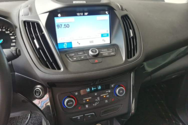 Used Ford Kuga 2018 EcoBoost 180 Two-Wheel-Drive Luxury Wing Edition Audio And AC Panel