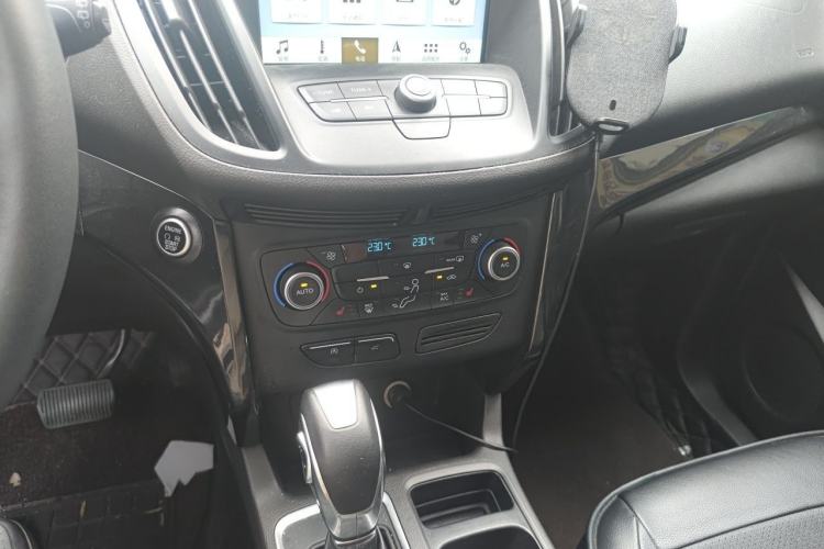 Used Ford Kuga 2018 Facelifted EcoBoost 180 Two-Wheel Drive Luxury Wing Edition Audio And AC Panel