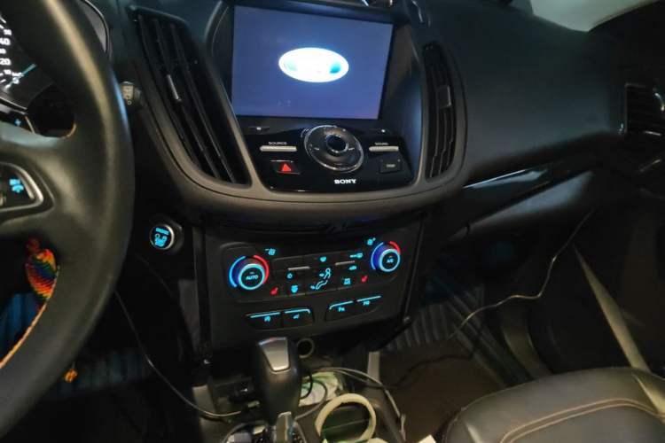 Used Ford Kuga 2018 Facelift EcoBoost 245 All-Wheel-Drive Sport Model Audio And AC Panel