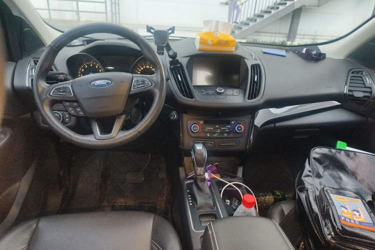 Used Ford Kuga 2018 EcoBoost 180 Two-Wheel-Drive Luxury Wing Edition Center Console