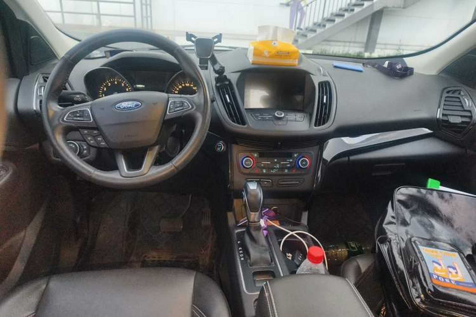 Used Ford Kuga 2018 EcoBoost 180 Two-Wheel-Drive Luxury Wing Edition Center Console