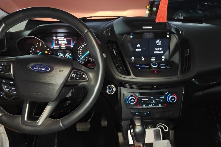 Used Ford Kuga 2018 EcoBoost 180 Two-Wheel-Drive Luxury Wing Edition Center Console