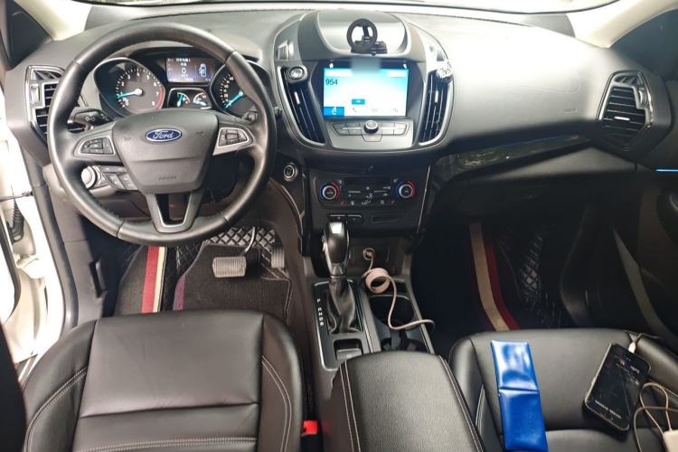 Used Ford Kuga 2018 Facelifted EcoBoost 180 Two-Wheel Drive Luxury Wing Edition Center Console