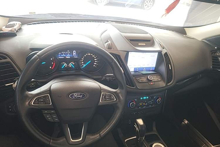 Used Ford Kuga 2018 EcoBoost 180 Two-Wheel-Drive Luxury Wing Edition Center Console