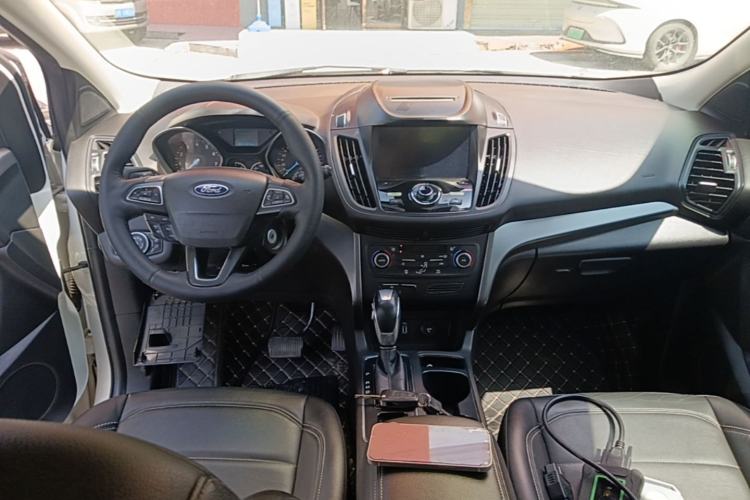 Used Ford Kuga 2018 EcoBoost 180 Two-Wheel-Drive Platinum Edition Center Console