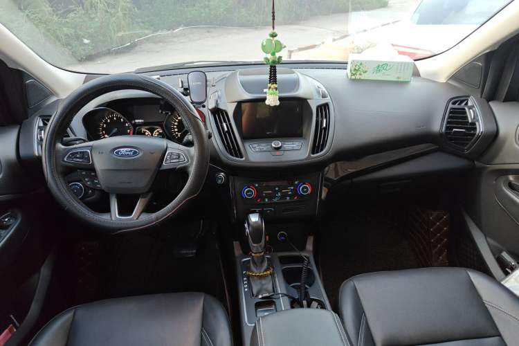 Used Ford Kuga 2018 Facelifted EcoBoost 180 Two-Wheel Drive Luxury Wing Edition Center Console