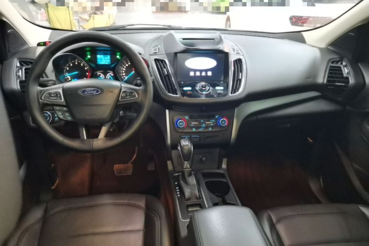 Used Ford Kuga 2018 EcoBoost 180 Two-Wheel-Drive Platinum Edition Center Console