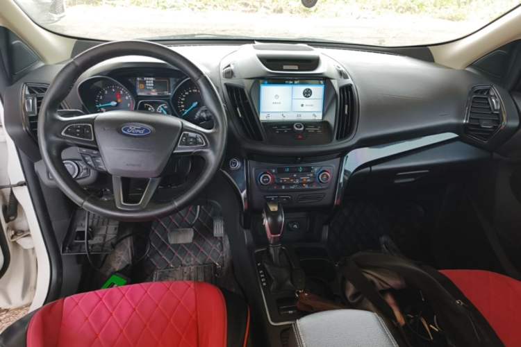 Used Ford Kuga 2018 EcoBoost 180 Two-Wheel-Drive Luxury Wing Edition Center Console