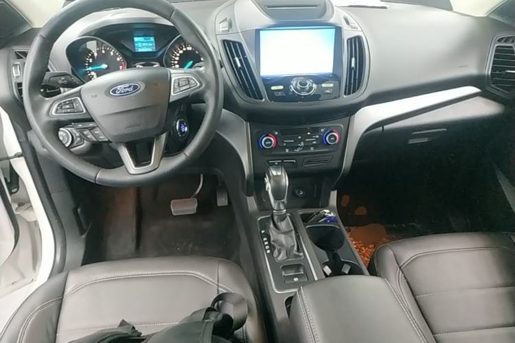 Used Ford Kuga 2018 EcoBoost 180 Two-Wheel-Drive Platinum Edition Center Console