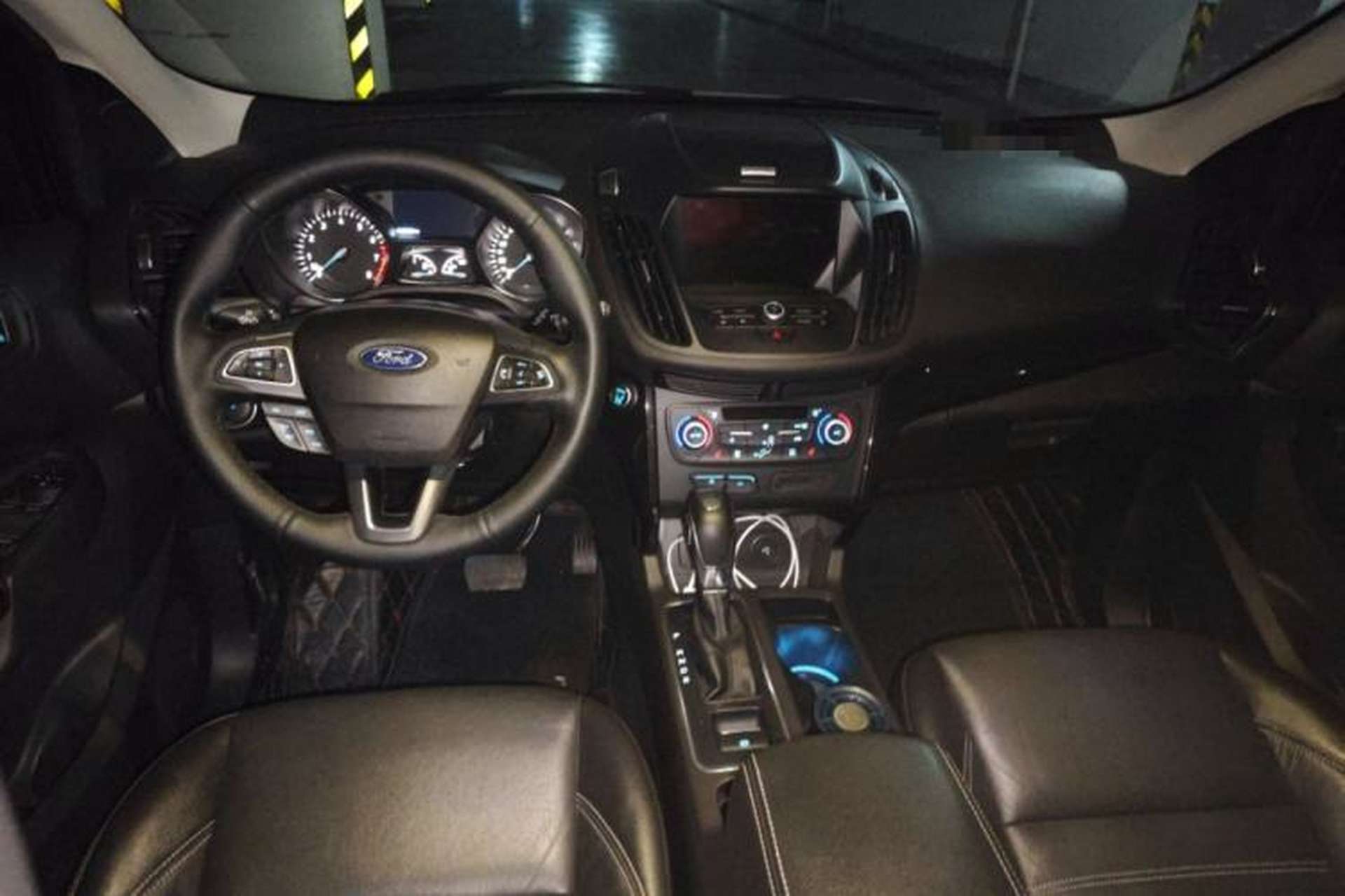 Used Ford Kuga 2018 EcoBoost 180 Two-Wheel-Drive Luxury Wing Edition Center Console