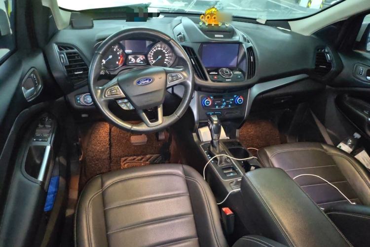 Used Ford Kuga 2018 EcoBoost 180 Two-Wheel-Drive Platinum Edition Center Console
