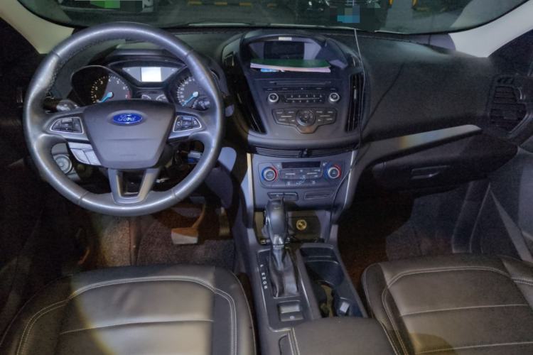 Used Ford Kuga 2018 EcoBoost 180 Two-Wheel-Drive Platinum Edition Center Console