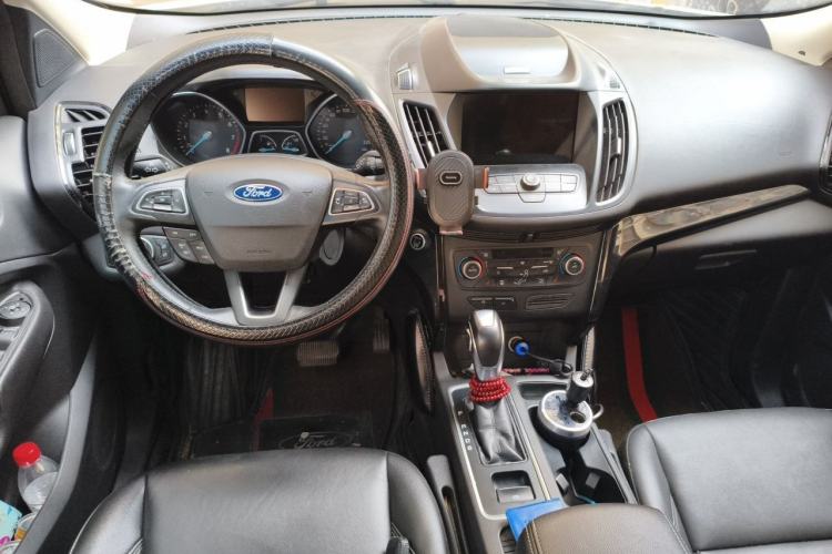 Used Ford Kuga 2018 Facelifted EcoBoost 180 Two-Wheel Drive Luxury Wing Edition Center Console