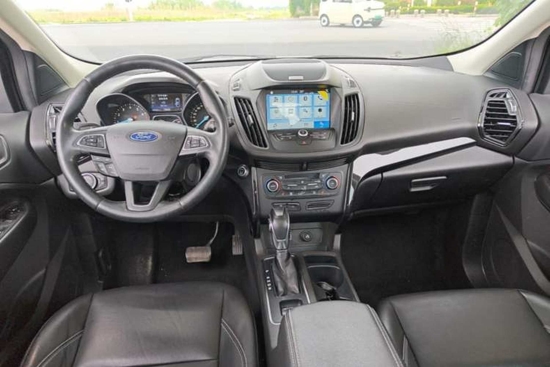 Used Ford Kuga 2018 Facelifted EcoBoost 180 Two-Wheel Drive Luxury Wing Edition Center Console