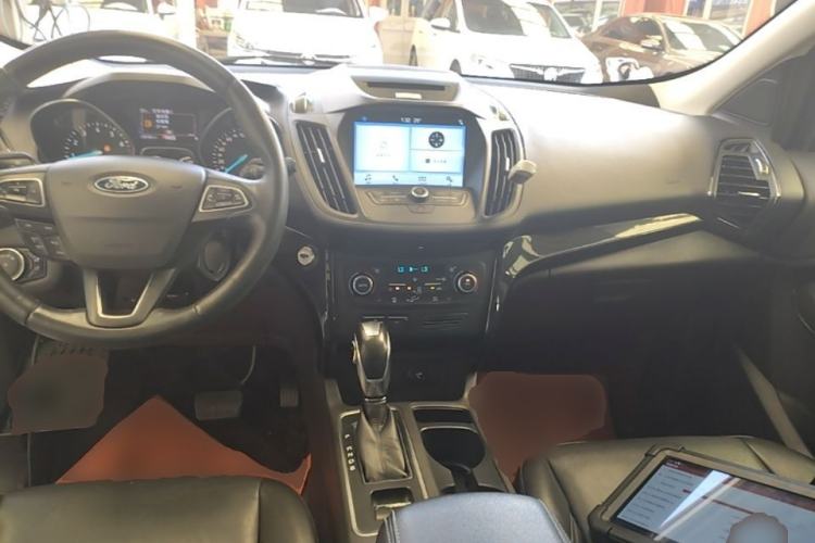 Used Ford Kuga 2018 EcoBoost 180 Two-Wheel-Drive Luxury Wing Edition Center Console