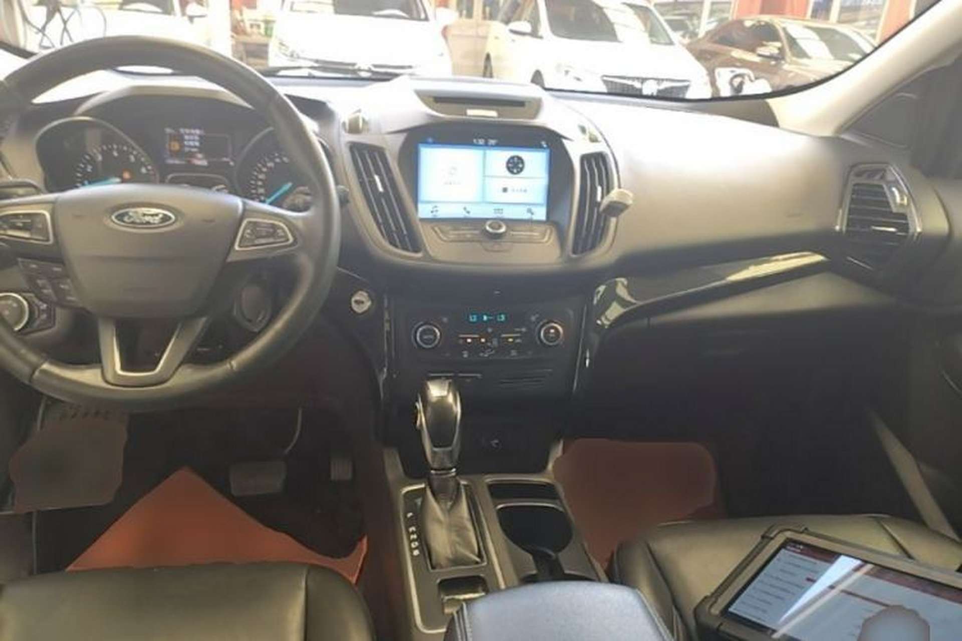 Used Ford Kuga 2018 EcoBoost 180 Two-Wheel-Drive Luxury Wing Edition Center Console
