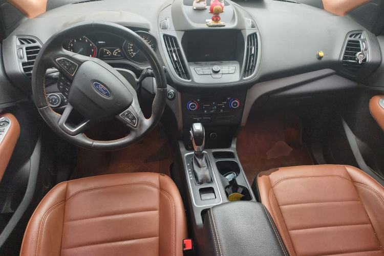 Used Ford Kuga 2018 EcoBoost 180 Two-Wheel-Drive Cognac Special Edition Center Console