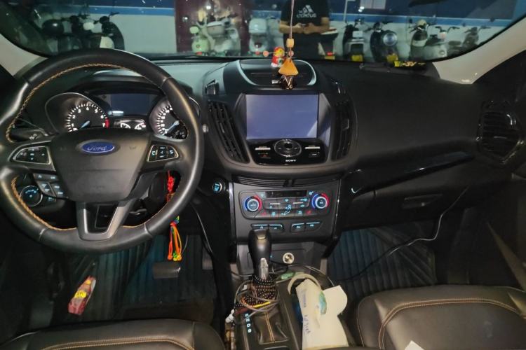 Used Ford Kuga 2018 Facelift EcoBoost 245 All-Wheel-Drive Sport Model Center Console