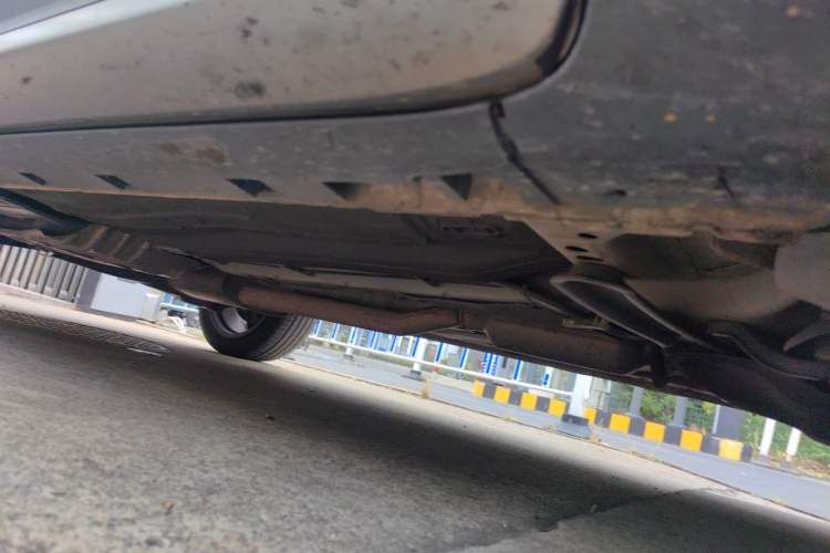 Used Ford Kuga 2018 EcoBoost 180 Two-Wheel-Drive Cognac Special Edition Chassis Front Right