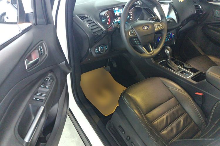 Used Ford Kuga 2018 EcoBoost 180 Two-Wheel-Drive Luxury Wing Edition Driver Seat