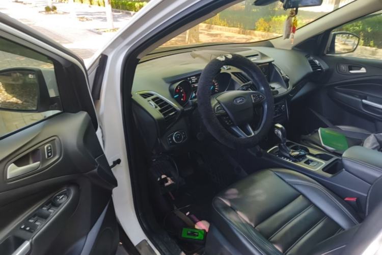 Used Ford Kuga 2018 EcoBoost 180 Two-Wheel-Drive Luxury Wing Edition Driver Seat