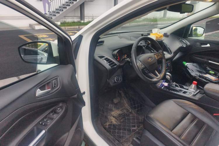 Used Ford Kuga 2018 EcoBoost 180 Two-Wheel-Drive Luxury Wing Edition Driver Seat
