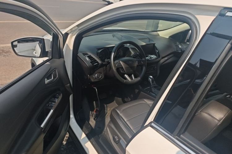 Used Ford Kuga 2018 Facelifted EcoBoost 180 Two-Wheel-Drive Platinum Wing Edition Driver Seat