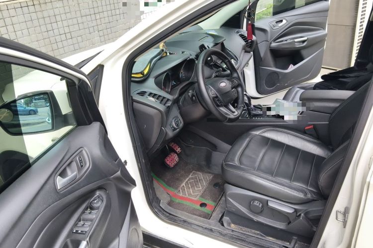 Used Ford Kuga 2018 EcoBoost 180 Two-Wheel-Drive Platinum Edition Driver Seat
