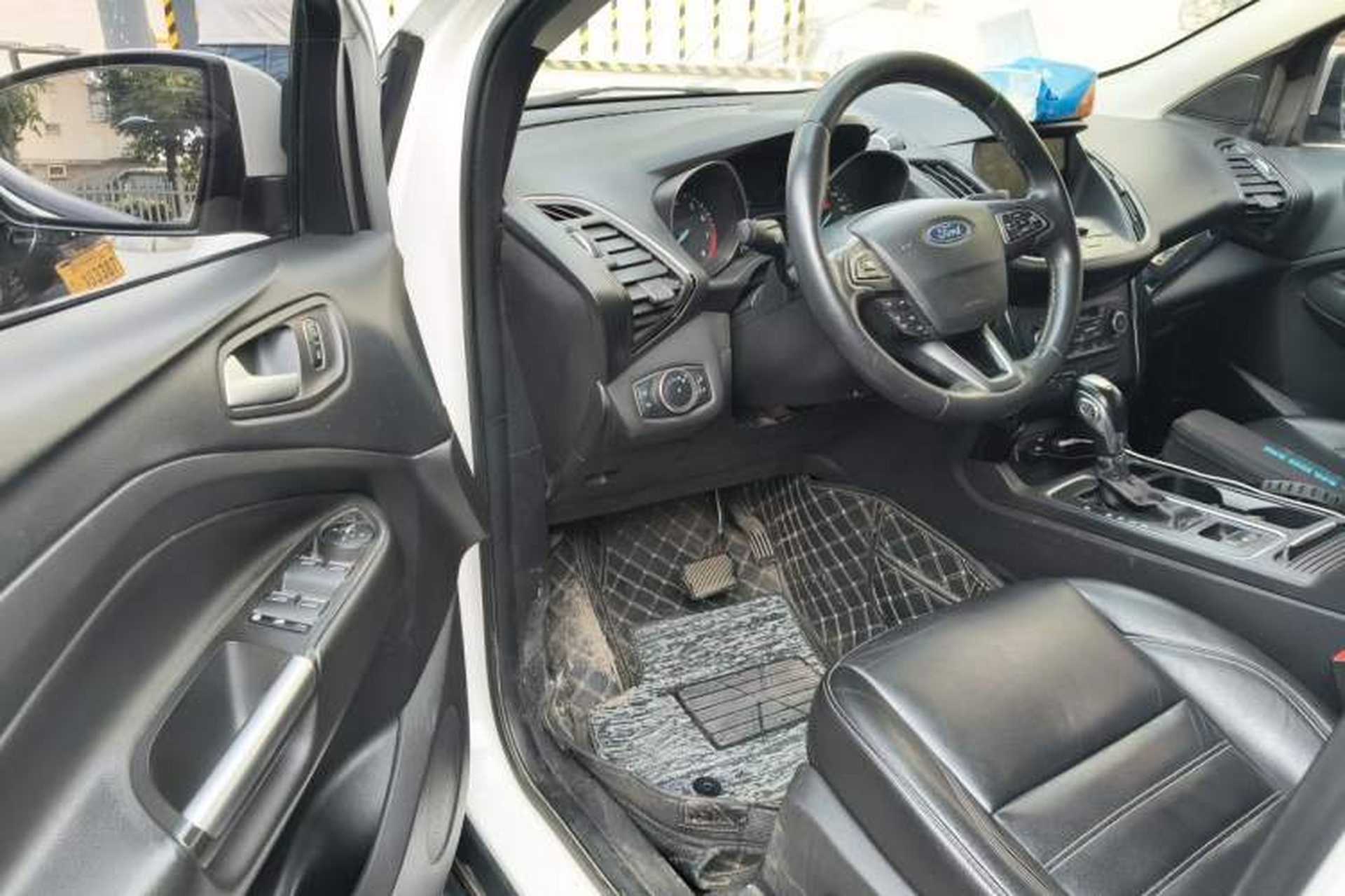Used Ford Kuga 2018 EcoBoost 180 Two-Wheel-Drive Luxury Wing Edition Driver Seat