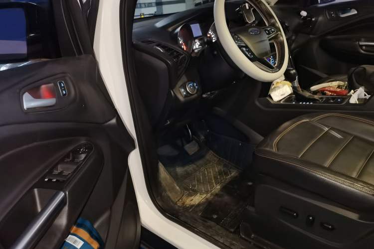 Used Ford Kuga 2018 EcoBoost 245 All-Wheel-Drive Sport Model Driver Seat