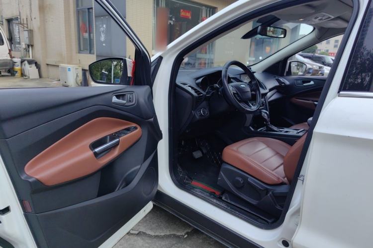 Used Ford Kuga 2018 EcoBoost 180 Two-Wheel-Drive Cognac Special Edition Driver Seat