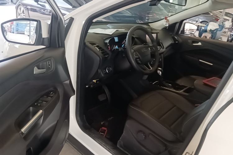 Used Ford Kuga 2018 EcoBoost 180 Two-Wheel-Drive Platinum Edition Driver Seat