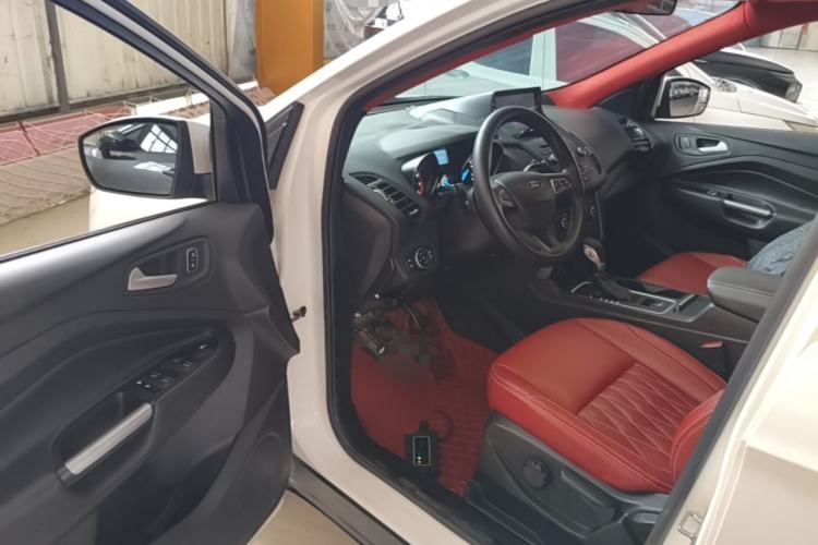 Used Ford Kuga 2018 EcoBoost 180 Two-Wheel-Drive Elite Trim Driver Seat