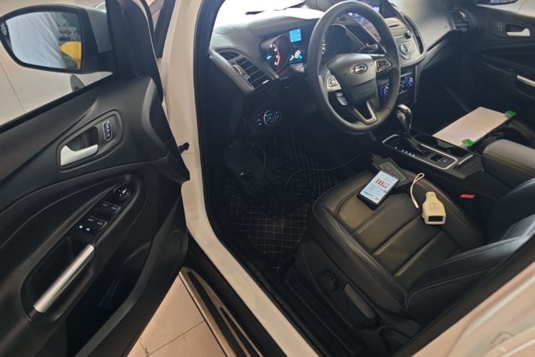 Used Ford Kuga 2018 EcoBoost 180 Two-Wheel-Drive Platinum Edition Driver Seat