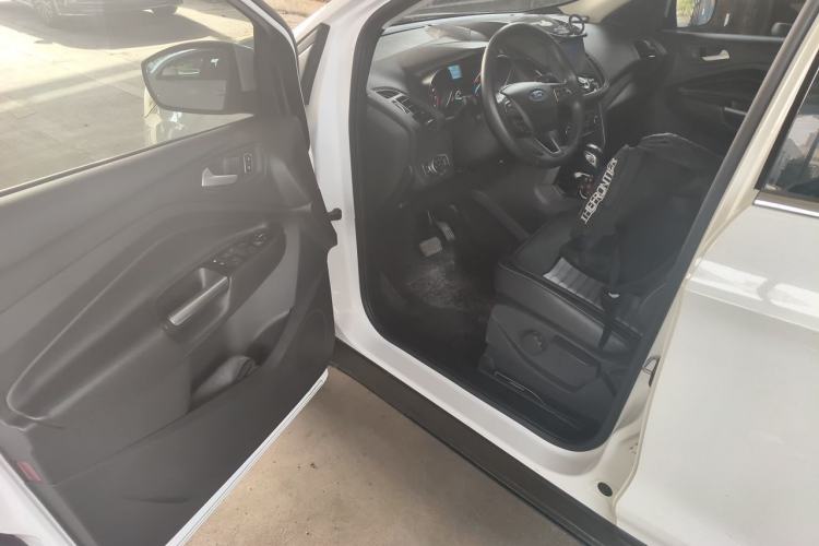 Used Ford Kuga 2018 Facelifted EcoBoost 180 Two-Wheel-Drive Platinum Wing Edition Driver Seat