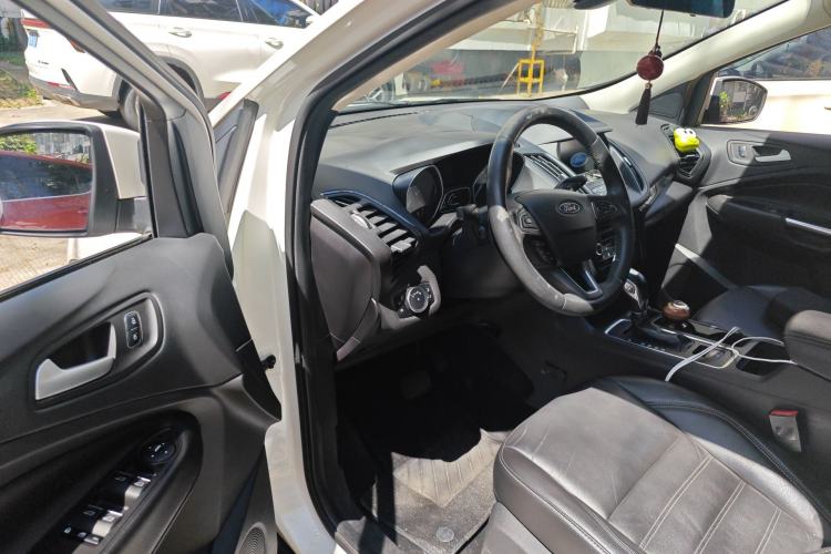 Used Ford Kuga 2018 EcoBoost 180 Two-Wheel-Drive Luxury Wing Edition Driver Seat