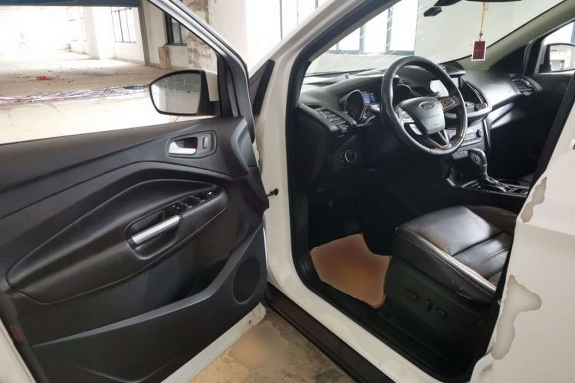 Used Ford Kuga 2018 EcoBoost 180 Two-Wheel-Drive Luxury Wing Edition Driver Seat