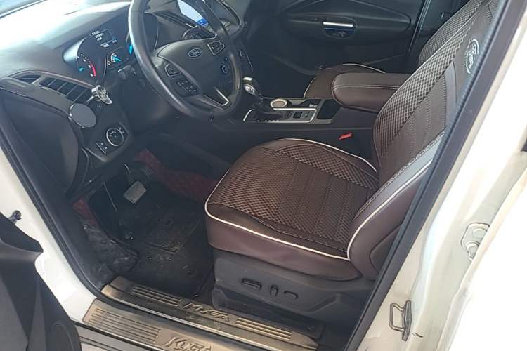 Used Ford Kuga 2018 EcoBoost 180 Two-Wheel-Drive Luxury Wing Edition Driver Seat
