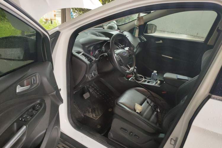 Used Ford Kuga 2018 Facelifted EcoBoost 180 Two-Wheel Drive Luxury Wing Edition Driver Seat