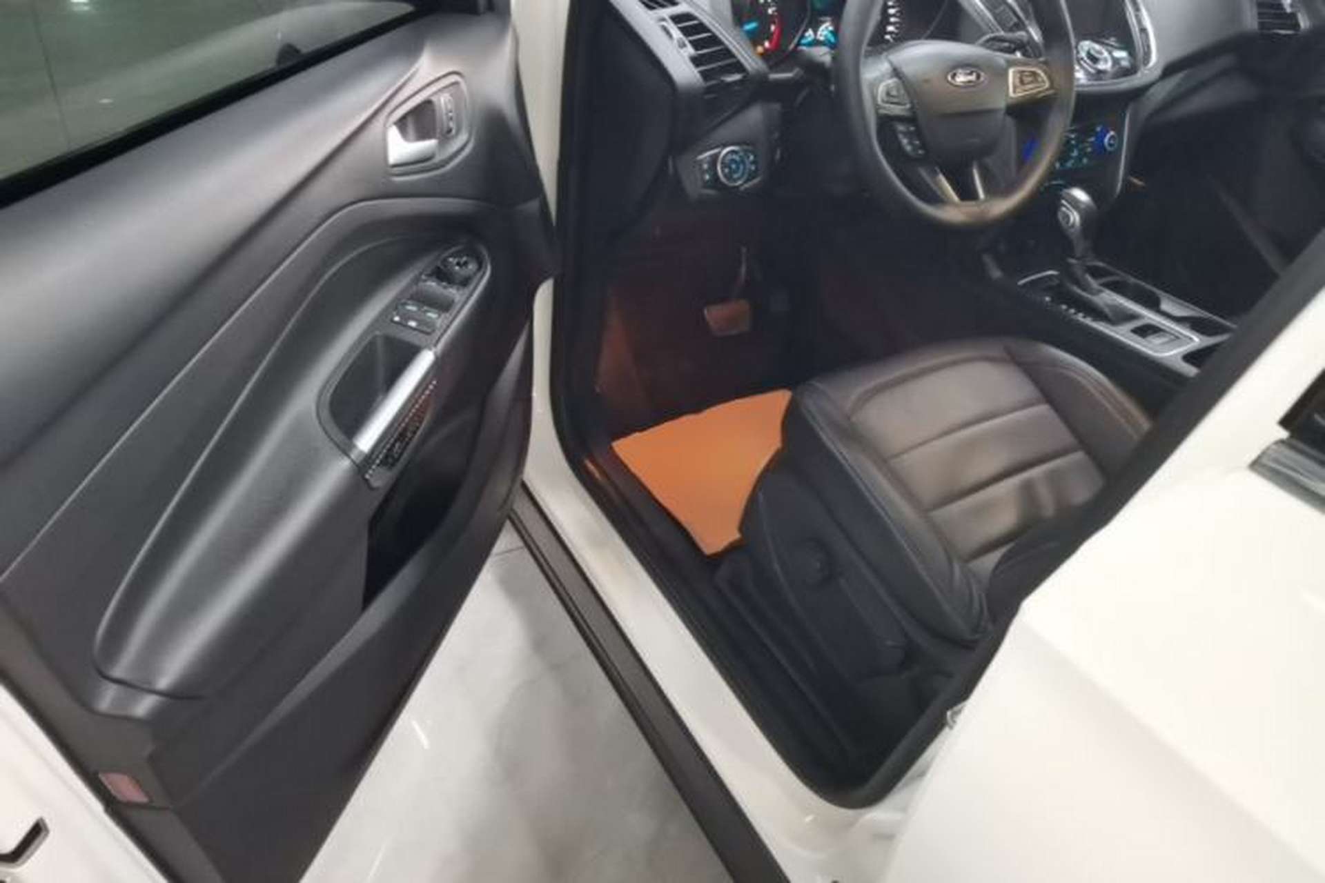 Used Ford Kuga 2018 EcoBoost 180 Two-Wheel-Drive Platinum Edition Driver Seat