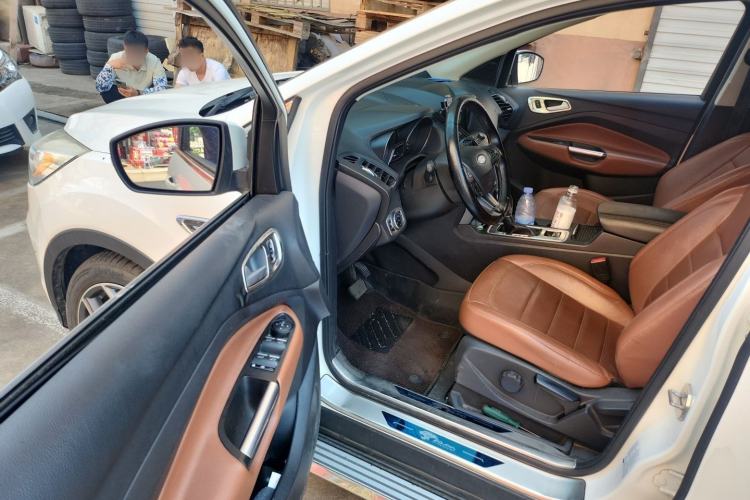 Used Ford Kuga 2018 EcoBoost 180 Two-Wheel-Drive Cognac Special Edition Driver Seat