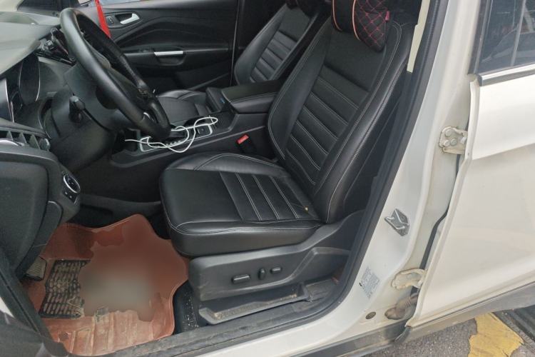 Used Ford Kuga 2018 EcoBoost 180 Two-Wheel-Drive Luxury Wing Edition Driver Seat